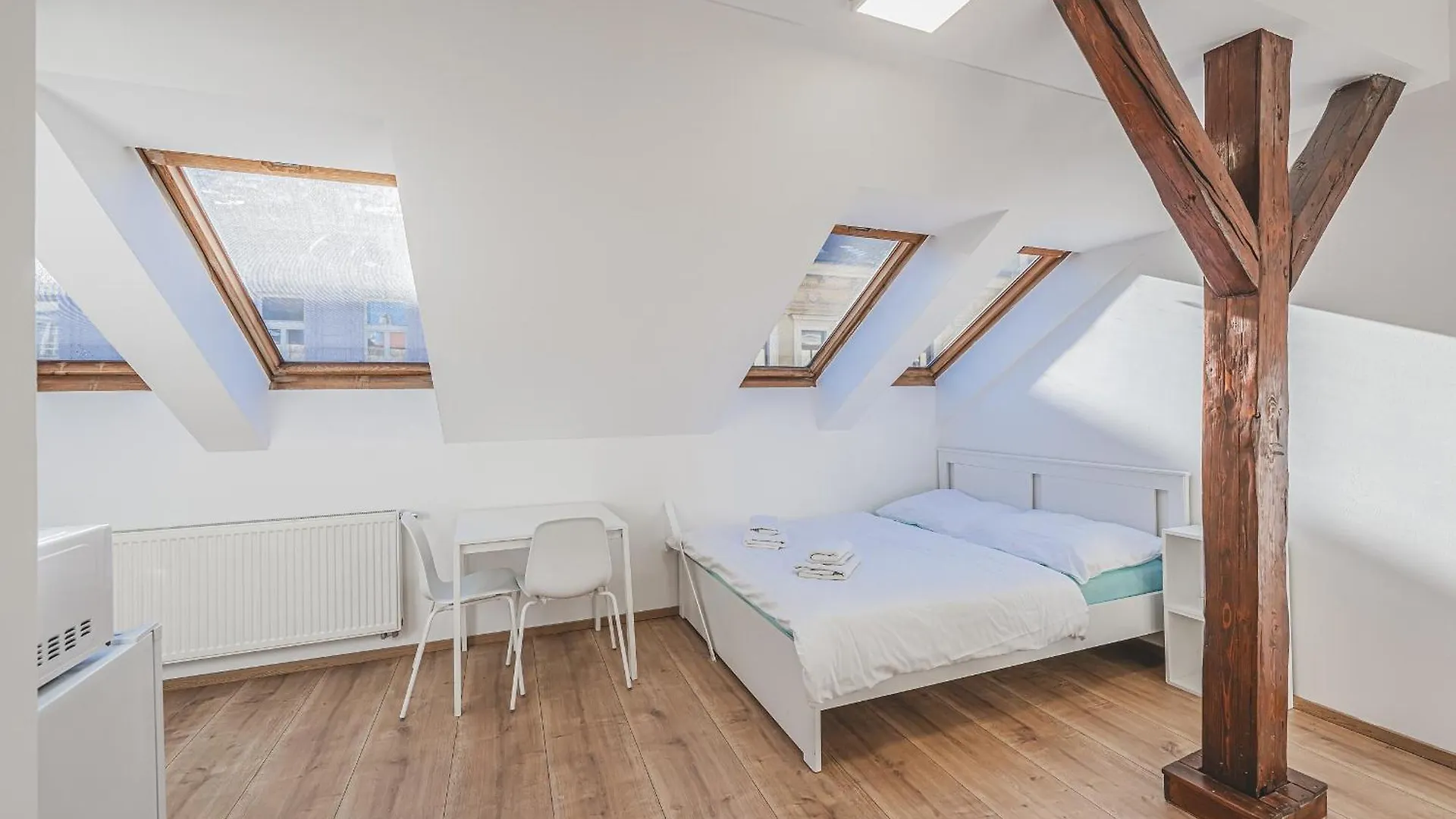 Flat Near Prague Castle Stylish & Prime Location 4 location
